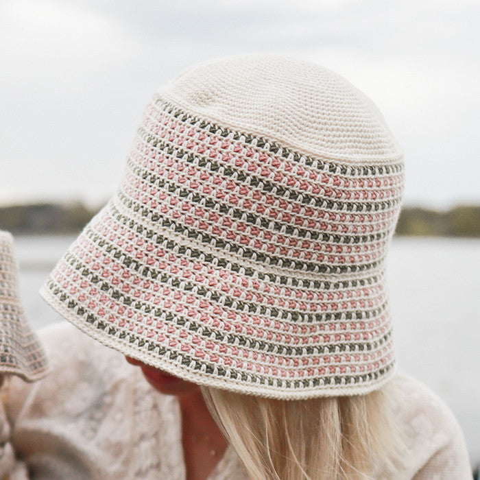 Good Vibrations Hat af Air Crochet - Garnkit