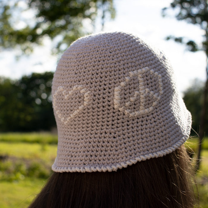 Deluxe Bøllehat "PEACE" - Hæklekit