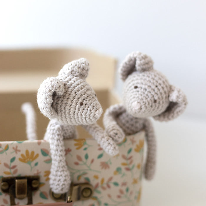 Tiny Mr. & Mrs. Bunny - Crochet Kit