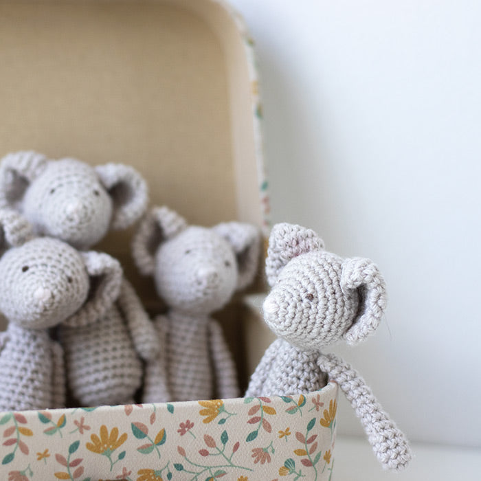 Tiny Mr. & Mrs. Bunny - Crochet Kit