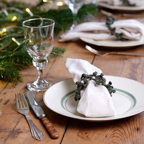 Classic Mini Mistletoe Napkin Ring Crochet kit – Krea Deluxe