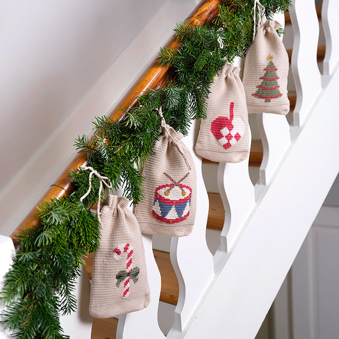 Classic Christmas Crochet 2