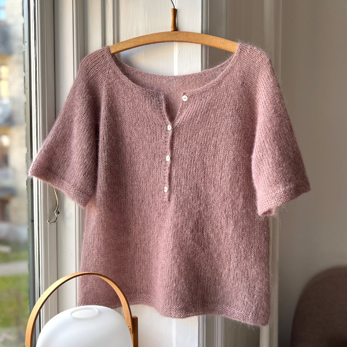 Nigrum Tee Placket by Refined Knitwear - Yarn Kit