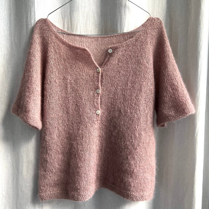 Nigrum Tee Placket by Refined Knitwear - Yarn Kit