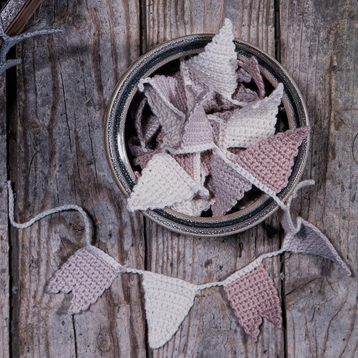 Mini Pennant - Crochet Pattern