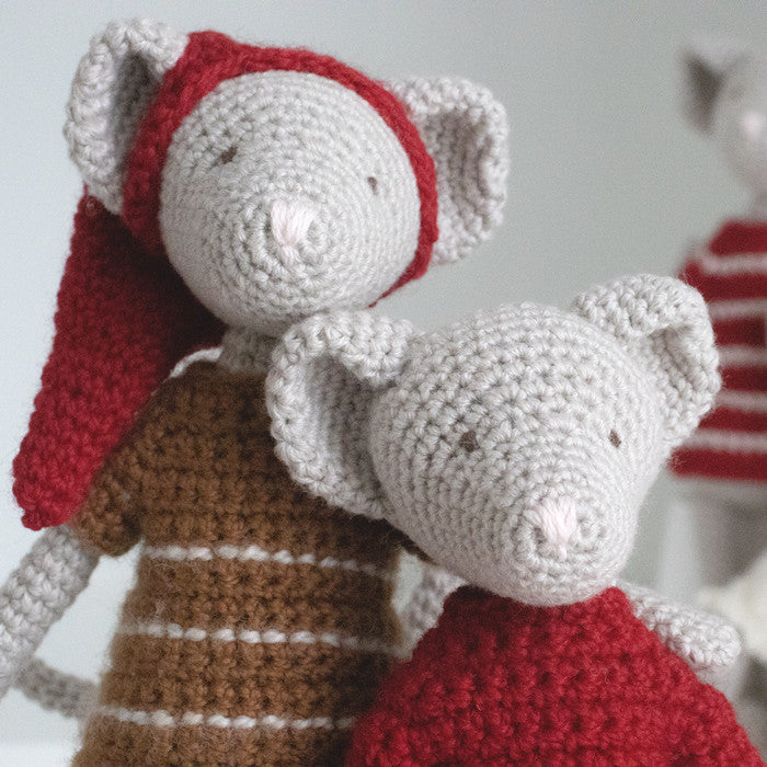 Mr & Mrs Mouse - 6 mini mice - Crochet kit