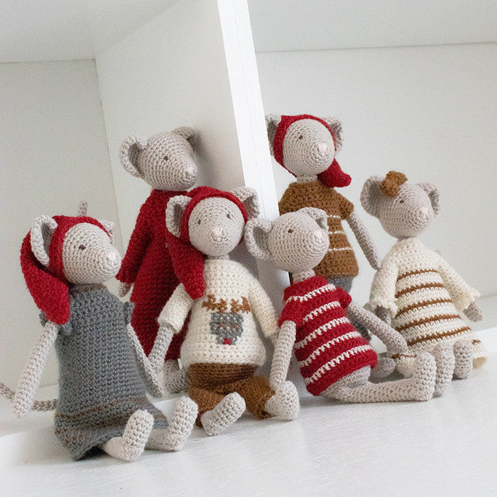 Mr & Mrs Mouse - 6 mini mice - Crochet kit