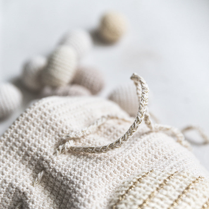 The Easter Bunny's Egg Bag - Crochet Pattern
