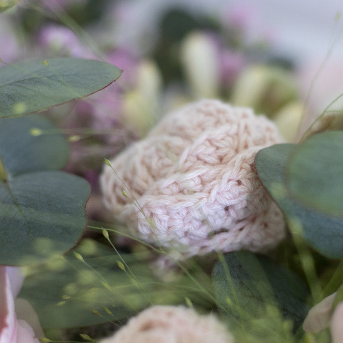 Roses - crochet-/knitting kit