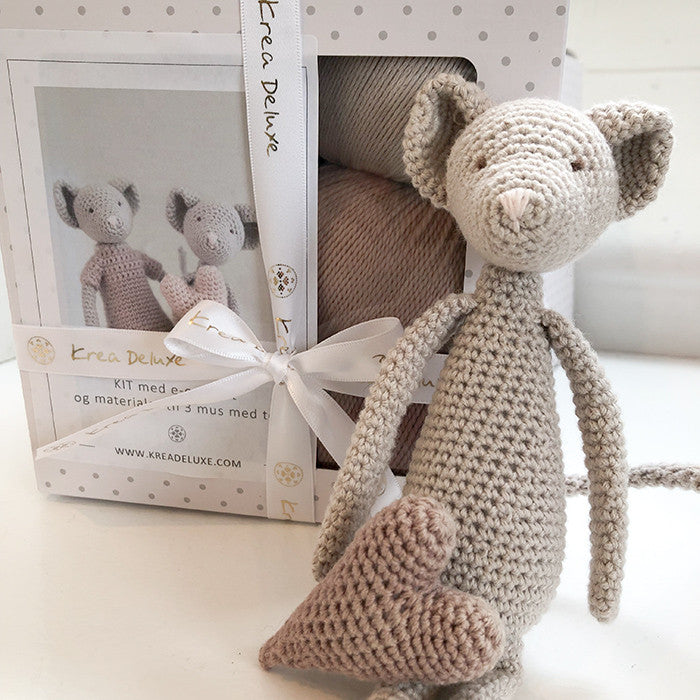 Mice with hearts - crochet kit