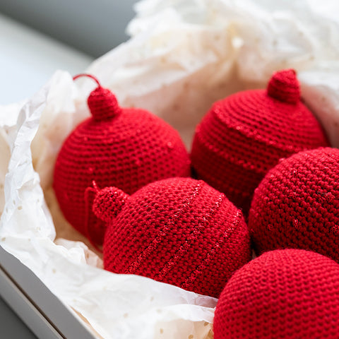 Classic Christmas ornaments - Crochet pattern
