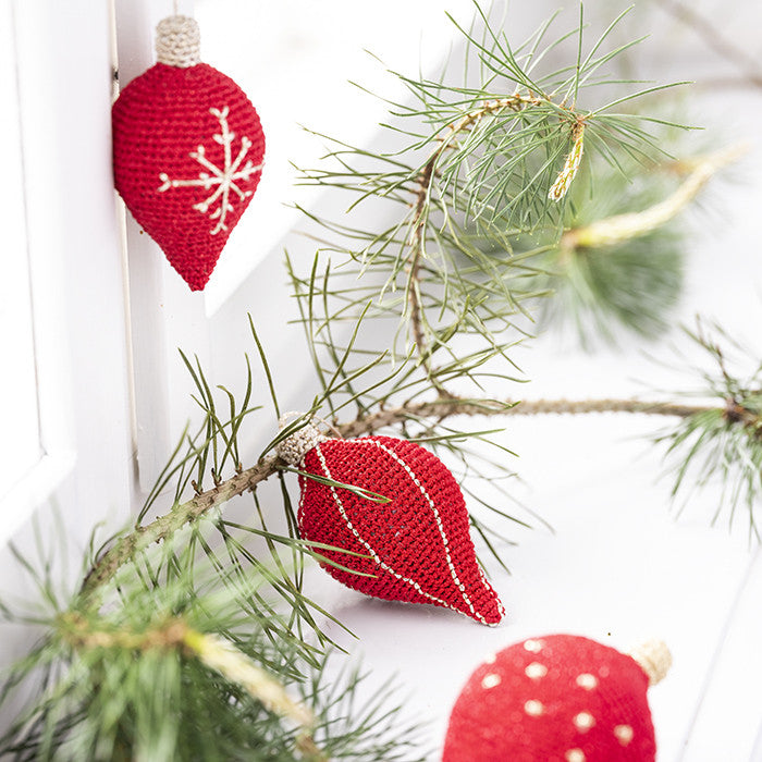 Drop shaped Christmas ornaments- Crochet pattern