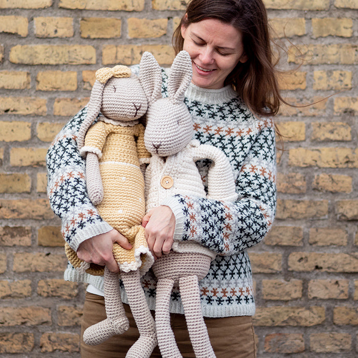 Giga Mrs. Bunny - Crochet Kit